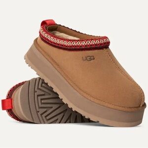 Women’s Ugg Tazz slippers.